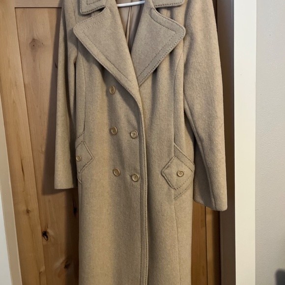 Ladies wool coat - Picture 3 of 3